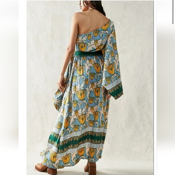 Gorgeous one shoulder dress - Picture 2 of 8